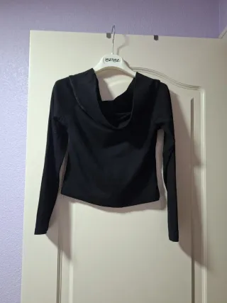 Lote Top Negro y Pantalón Beige