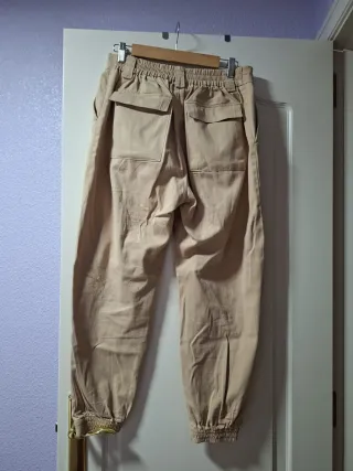 Lote Top Negro y Pantalón Beige