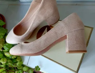 Nuevos. Zapatos color nude