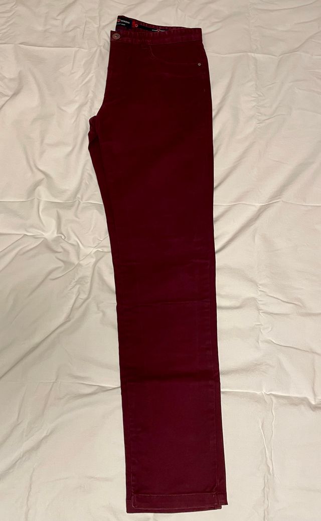 Pantalones Pitillo Rojos