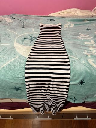 Vestido de rayas blanco y negro