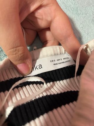 Vestido de rayas blanco y negro