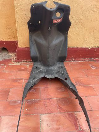 Suelo y contraescudo Yamaha Jog RR