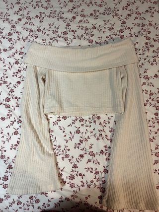 Top manga larga off shoulder beige