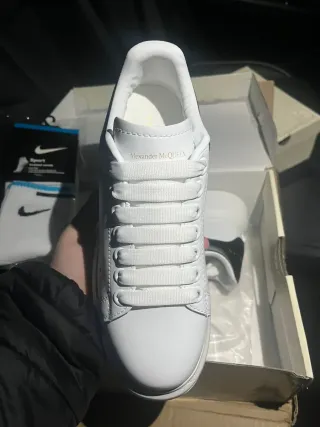 Scarpe mc queen bianche e nere