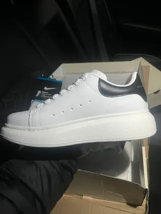 Scarpe mc queen bianche e nere