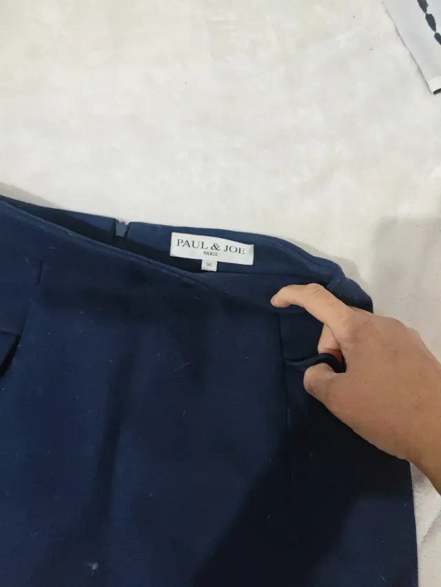 Falda azul con bolsillos