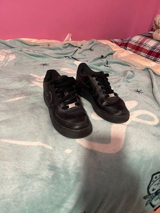 Nike Air Force 1 Negras