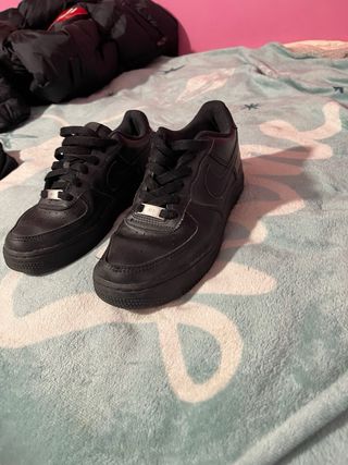 Nike Air Force 1 Negras