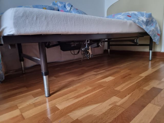 Cama articulada metálica