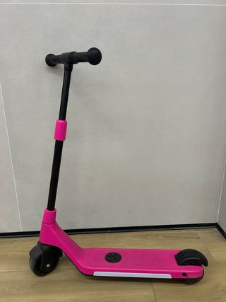 Patinete eléctrico rosa