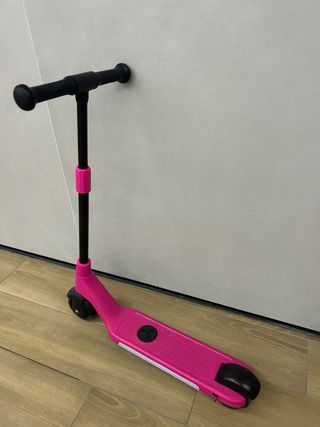 Patinete eléctrico rosa