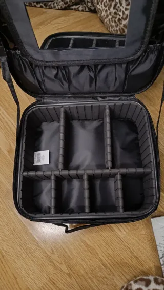 Maletín profesional con compartimentos y espejo