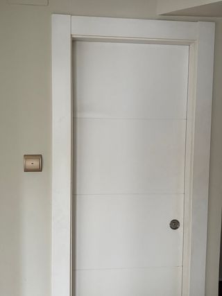 Puerta corredera madera maciza blanca