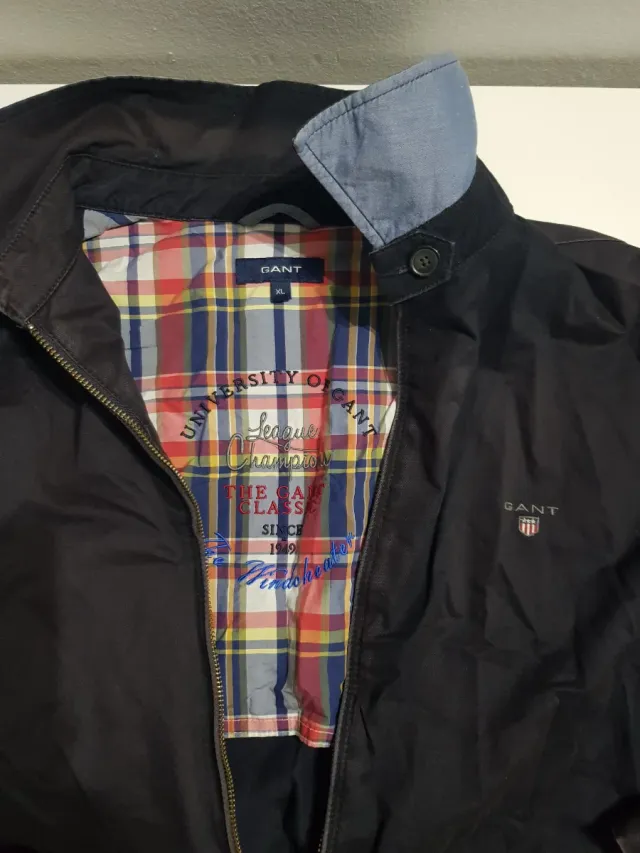 Cazadora GANT Negra