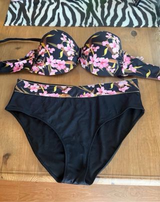 Lote de 2 bikinis estampados