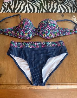 Lote de 2 bikinis estampados