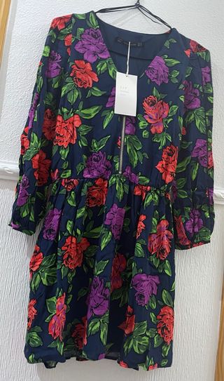 Vestido midi azul marino estampado flores