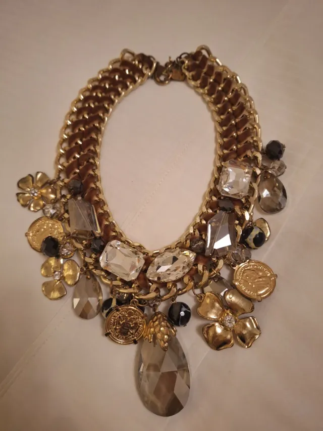 Collar fantasía elegante oro y multicolor