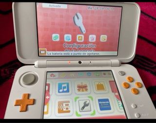 Nintendo 2DSNaranja y Blanca