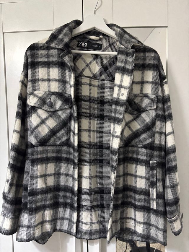 Chaqueta Zara cuadros blanco y negro