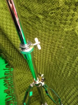 Soporte caja sorda rosca 6mm