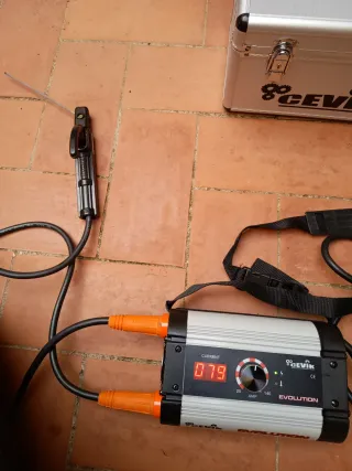 Soldador Inverter Cevik Evolution 140 A