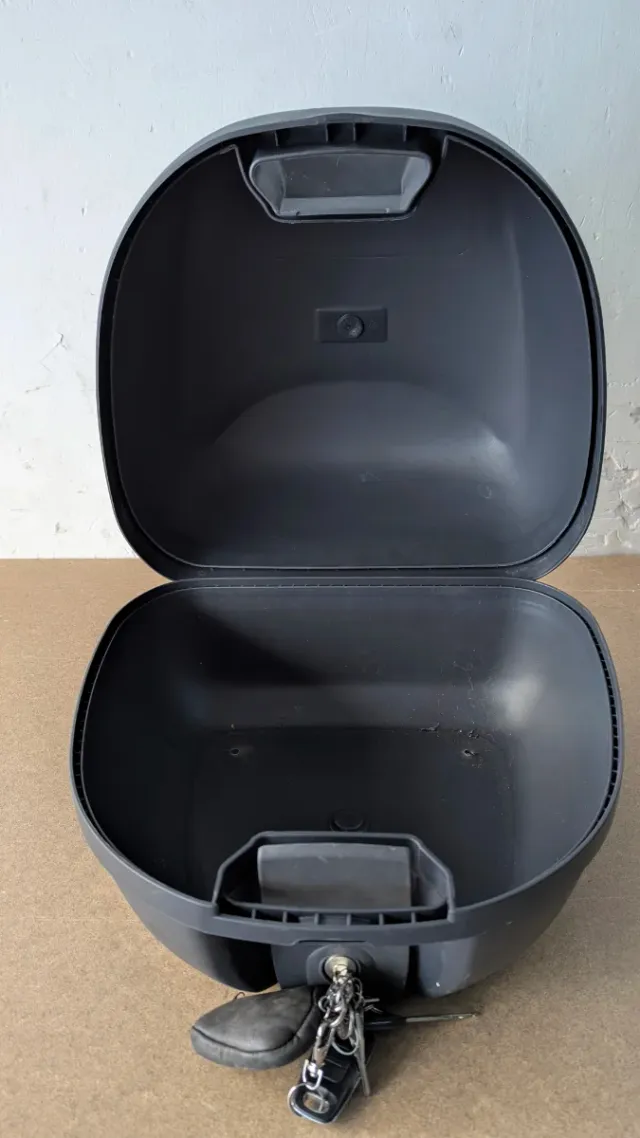 Baúl Moto 45L Casi Nuevo