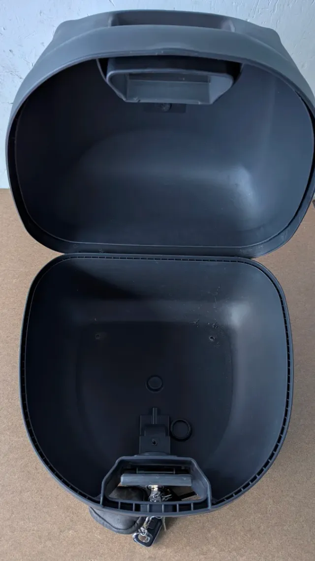 Baúl Moto 45L Casi Nuevo