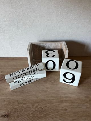 Calendario decorativo de madera