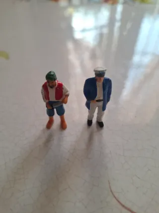 12 mini personaggi di 3/4 cm da collezione