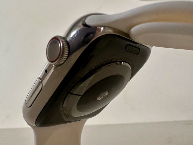 Profilo Top | Serie 5 Acciaio Apple Watch 44mm