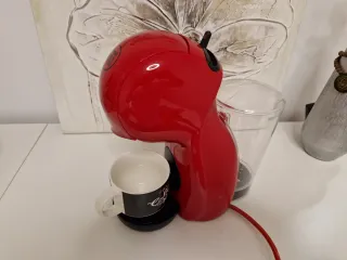 Cafetera Dolce Gusto Roja
