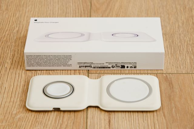 Profilo Top | Caricabatterie MagSafe Duo Apple