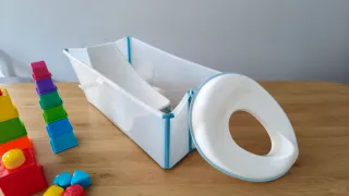 Bañera Stokke Flexi, bordes azules