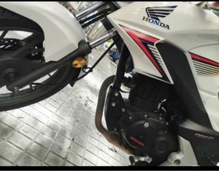 Honda CB125F - Motor roto, resto bien