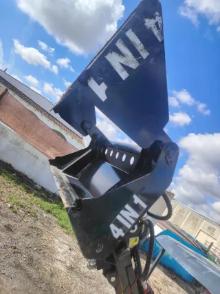 Mini cargadora 1500 kg