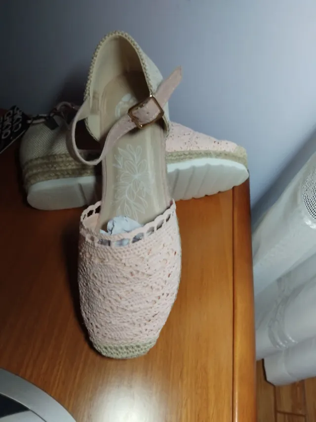 Sandalias mujer ganchillo suela goma y esparto.