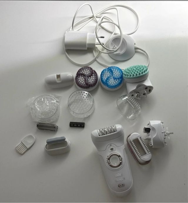 Depiladora Braun con accesorios