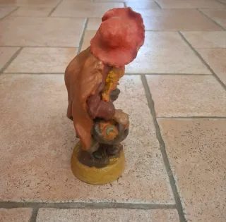 Statuette in terracotta dipinte a mano alte 20 cm