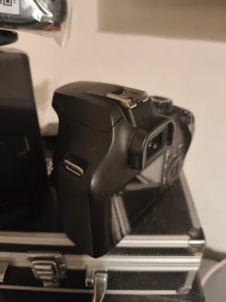 Canon EOS 4000D corpo macchina reflex