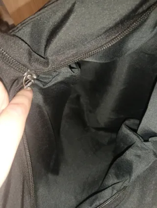 Bolso de tela negro con asas