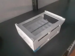 Vaschetta ghiaccio Sharp per freezer