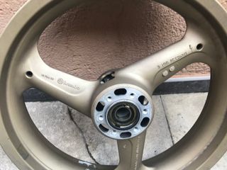 Llanta Brembo 17 Dorada