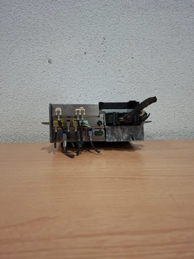 Radio Mercedes-Benz A  A 247 900 44 08