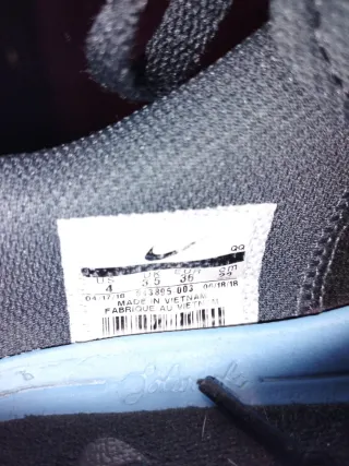 Zapatillas Nike Negras Suela Marrón