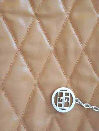 Bolso Gloria Ortiz Marrón Acolchado