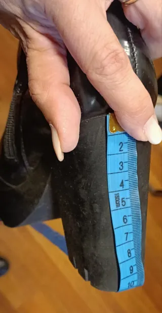 Botas altas negras con cremallera