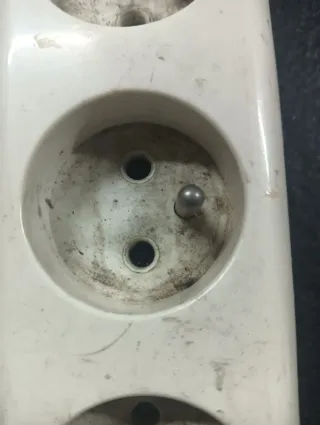 Regleta 6 Tomas Schuko 1.5m 5€