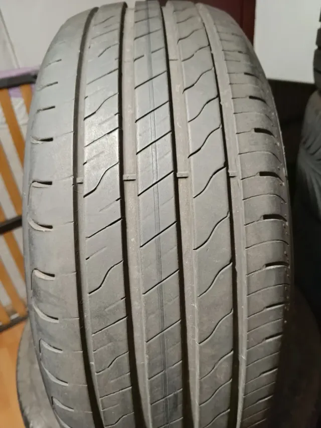 Neumático Goodyear 235/55R19 105V